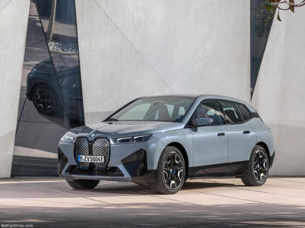 Review BMW iX 2023: A Look at BMW's Next-Generation Electric SUV