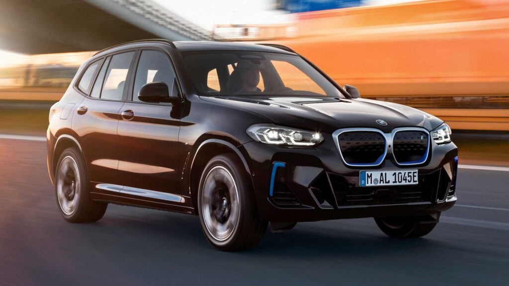 Review Car BMW iX3 2023: A Step Forward in Sustainability and Performance
