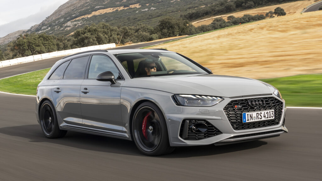 Review Audi RS4 2023: An Impressive High-Performance Car