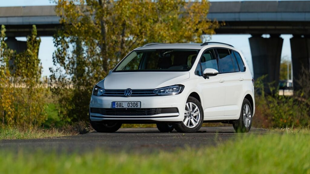 Review of 2023 Volkswagen Touran: A Family-Friendly MPV - Topcarr