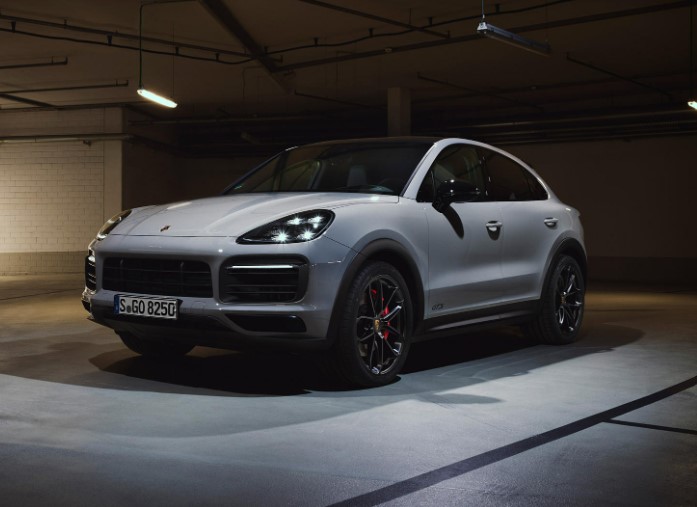 Review of Porsche Cayenne 2023: A Classy and Sporty SUV