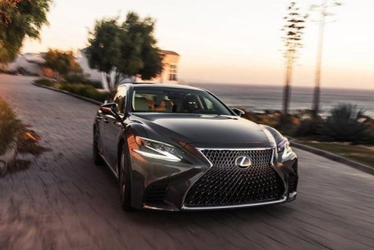 Review of Lexus LS 2023: Luxury Redefined