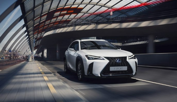 Review of Lexus UX 2023: A Luxurious and High-Tech Crossover SUV