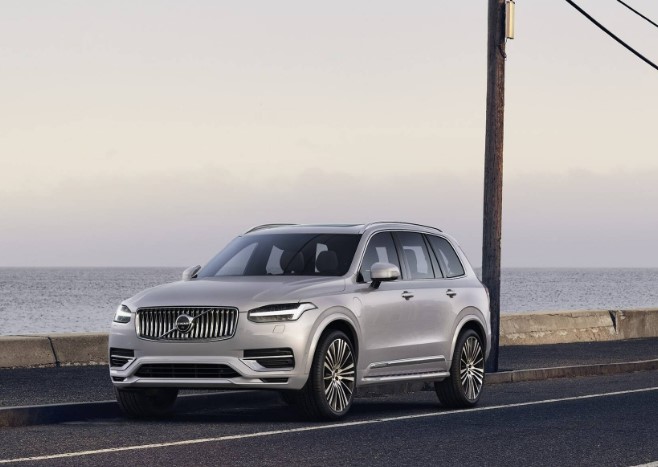 Review of 2023 Volvo XC90: The Ultimate Family SUV