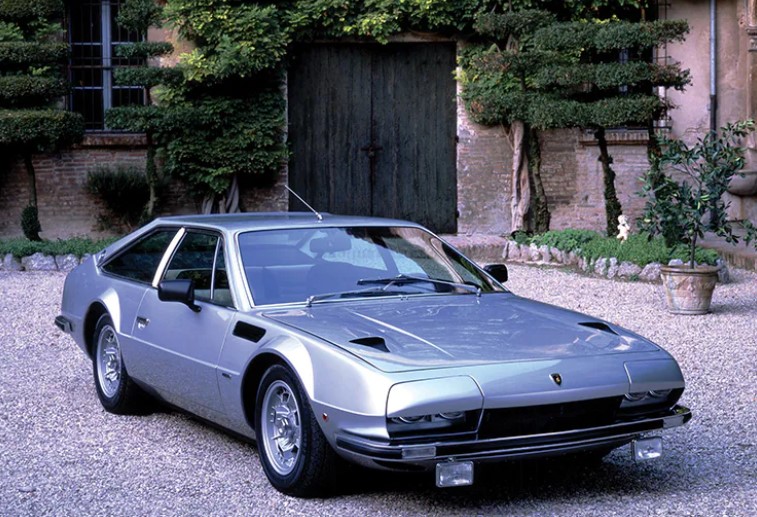 Review of Lamborghini Jarama: A Classic Supercar That Stands the Test of Time