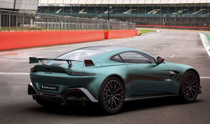 Review of Aston Martin Vantage: A Luxury Sports Car with Style and Power