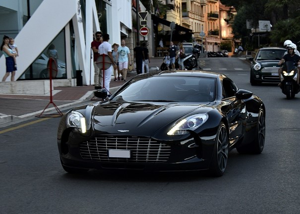 Review of Aston Martin One 77: A Look at the Ultimate Luxury Supercar