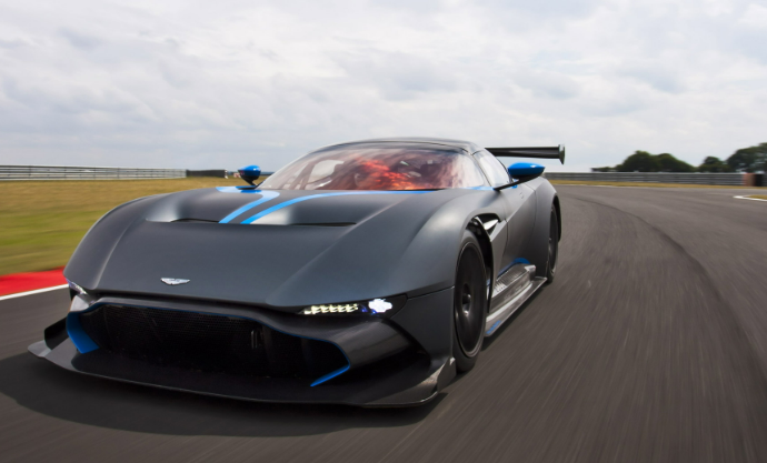 Review of Aston Martin Vulcan: A Road-Legal Supercar