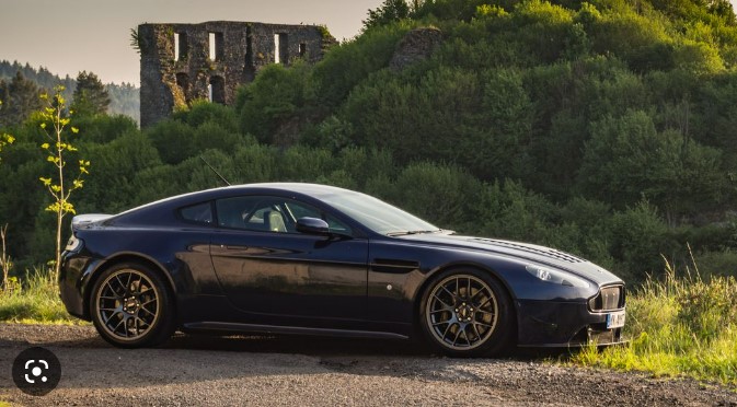 Review of Aston Martin V8 Vantage: A Sports Car that Defines Luxury and Performance