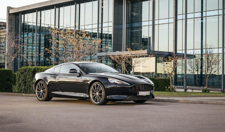 Review of Aston Martin Virage: A Powerful and Luxurious Sports Car