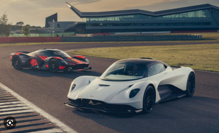 Review of Aston Martin Valhalla: A Futuristic Hypercar with Superior Performance