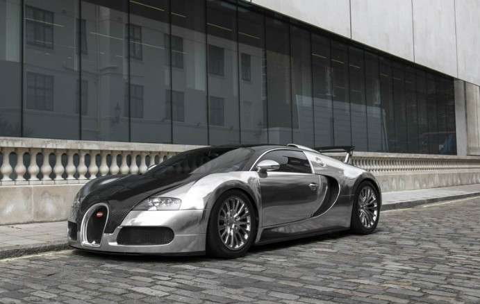 Review of Bugatti Veyron: The Ultimate Supercar