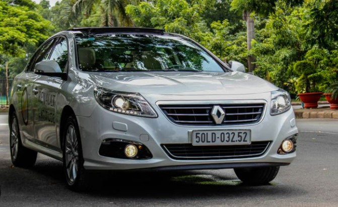 Review of Renault Latitude: A Classy Mid-Size Sedan