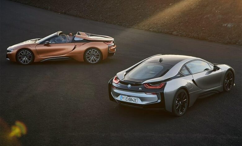 Comparing the BMW i8 and Porsche 911: Unveiling the Pinnacle of Automotive Engineering