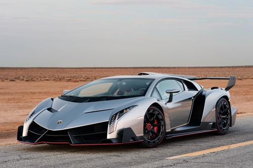 Lamborghini Veneno Review: Unleashing the Beast on Wheels