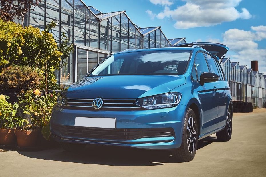 Unveiling the Stunning Exterior of the Volkswagen Touran 2024