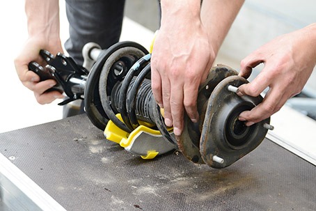 When Do You Need to Replace Car Shock Absorbers? Identify & Check Damaged Shock Absorbers